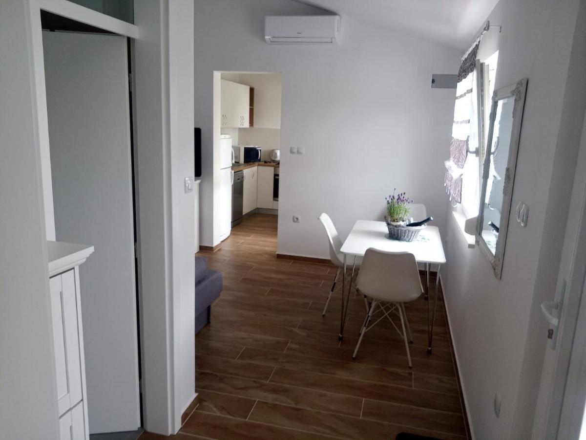 Apartmani Sol Vlasici Pag Town Exterior foto