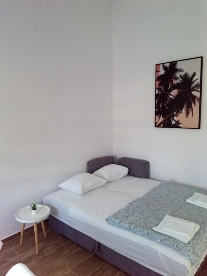 Apartmani Sol Vlasici Pag Town Exterior foto
